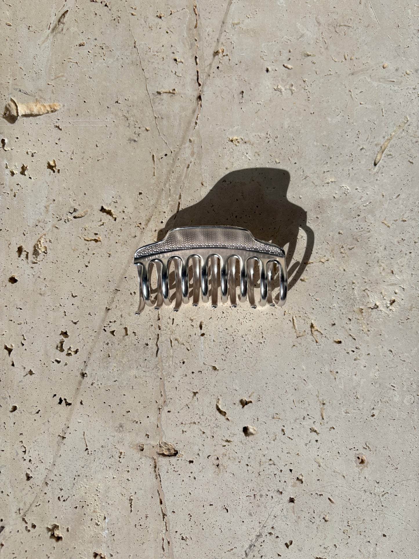 DÉJNA CLAW CLIP | Metal Hair Clip